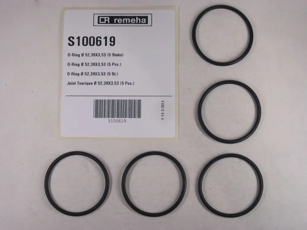 O-Ringe in schwarz, angeordnet in zwei Reihen, mit einer Produktbezeichnung von Remeha. Verpackung zeigt Informationen zu Größe und Menge.